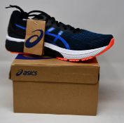A pair of men's as new Asics GT-2000 9 trainers (UK 9).