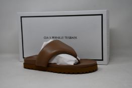 A pair of as new Gia x Pernille Teisbaek padded leather thong sandals in nude brown (EU 40 - RRP £