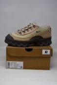 A pair of women's as new Nike Lahar Low (UK 4).
