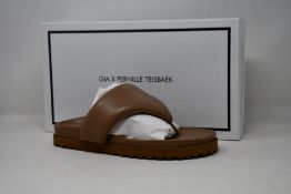 A pair of as new Gia x Pernille Teisbaek padded leather thong sandals in nude brown (EU 36 - RRP £