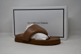 A pair of as new Gia x Pernille Teisbaek padded leather thong sandals in nude brown (EU 37 - RRP £