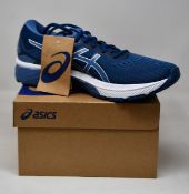 A pair of women's as new Asics GT-2000 9 trainers (UK 7).
