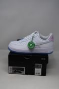 A pair of women's as new Nike Air Force 1 '07 LX (UK 4).