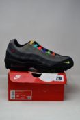 A pair of as new Nike Air Max 95 SE (UK 9).