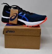 A pair of men's as new Asics GT-2000 9 trainers (UK 10.5).