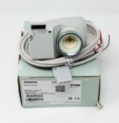 Three boxed as new Siemens SSP61 Module Electrical Actuators (AC/DC 24V DC 0-10VDC).