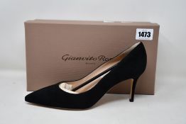 A pair of as new Gianvito Rossi Gianvito 70 Camoscio shoes (EU 40).