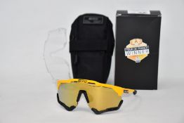A pair of as new SC Icon Aeroshade sunglasses.