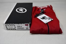 An as new Assos Mille GT C2 Shifter cycling jersey in vignaccia red (XXL - RRP £110).
