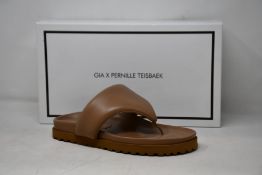 A pair of as new Gia x Pernille Teisbaek padded leather thong sandals in nude brown (EU 36 - RRP £