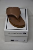 A pair of as new Gia x Pernille Teisbaek padded leather thong sandals in nude brown (EU 40 - RRP £