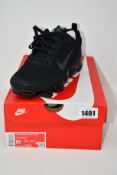 A pair of youths as new Nike Air Vapormax Flyknit 3 (UK 6).