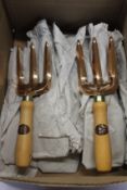 Ten as new PKS Bronze Vega Hand Forks.