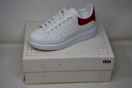 A pair of as new Alexander McQueen Larry sneakers (EU 40).