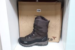 A pair of as new Treksta Oslo 10 GTX boots (UK 9.5).
