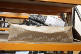 A Benuta Kim Hand Woven Rug (200 x 300cm).