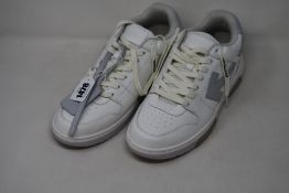 A pair of as new Off White Out Of Office low top sneakers (EU 42 - No box).
