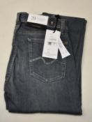 A pair of women's as new 7 For All Mankind The Skinny jeans with Swarovski crystals (Size 29).