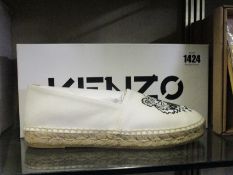 A pair of as new Kenzo Espadrille Classic Tiger espadrilles (EU 37).