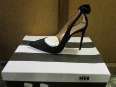 A pair of as new Aquazzura Bow Tie Pump 105 (EU 34).