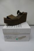 A pair of as new Pedro Garcia Dulce wedge sandals (EU 41.5).