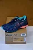 A pair of women's as new Asics GT-2000 8 Trail running shoes (UK 5).