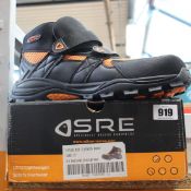 A pair of as new Northern Diver Specialist Rescue Equipment Canyon boots (Size 13).