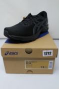 A pair of men's as new Asics Gel-Kayano 27 trainers (UK 10).