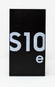 A boxed as new Samsung Galaxy S10e SM-G970F/DS 128G in Prism Black (IMEI: 8801643653248) (Box