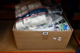 Eighteen pairs of as new Hanstti goalkeeper gloves (Various styles and sizes, tapes included).