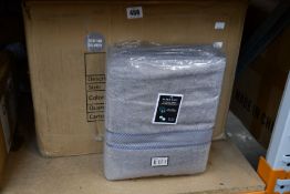 A box of eight packs of super soft 4pc bath sheets (Silver).
