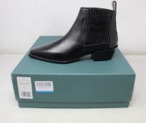 A pair of pre-owned Aeyde Bea calf leather boots (EU 36 - Very light use on sole, boots