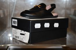 A pair of children's as new Gucci Princetown loafers (EU 26).