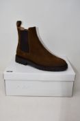 A pair of men's as new Cos leather Chelsea boots (EU 45).