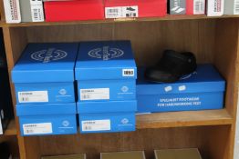 Five pairs of as new Wearer Tech Protect 5300 safety clogs (UK 6.5).