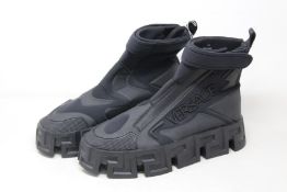 A pair of as new Versace sneakers/boots (EU 43 - Final Approval samples - no tags/box).