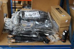 A quantity of Front Runner car accessories to include a pair of No 7 leg 225mm, Stratchits tie