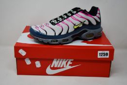 A pair of as new Nike Air Max Plus (UK 8.5).