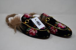 A pair of women's as new Gucci slipper (EU 39 - No box).