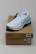 A pair of women's as new Asics Gel-Kayano 28 trainers (UK 7).