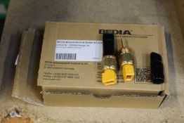 A box of twenty as new Bedia Motortechnik NTC temperature sensors (REF: 420298).