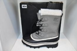 A pair of women's as new Sorel Caribou WP boots (UK 7).