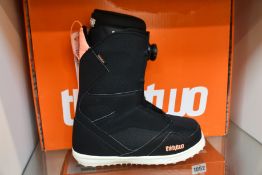 A pair of women's as new ThirtyTwo STW Boa snowboard boots (UK 7 - RRP £175).