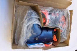 A pair of as new Lange RS 70 ski boots in Legend Blue (REF: LBL5030).