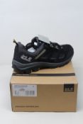 A pair of men's as new Jack Wolfskin Vojo 3 Texapore Low (UK 9).