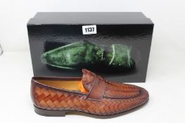 A pair of as new Magnanni Herman shoes in cognac (EU 45).