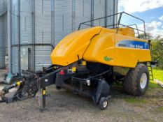 2010 New Holland BB9090 Baler