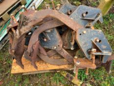 9 No. Gregoire Besson DXRV-HD Legs and Brackets