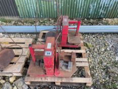 2No Sack scales with 28lb weight and 25kg weight