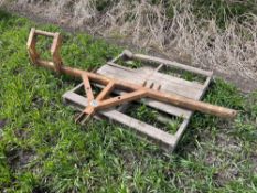 Irrigation pipe puller, linkage mounted